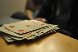 how to play solitaire