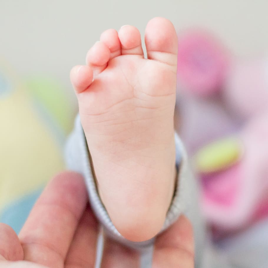 How to Take Care of Your Baby's Fingers and Toes