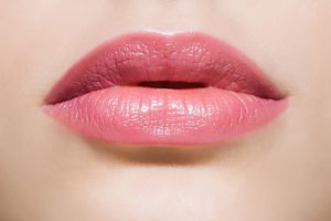 how to make lips naturally pink