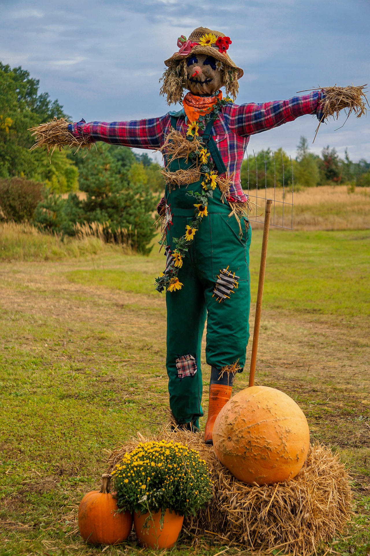 Scarecrows Diyhalloween Truckortreat Diy Diy Scarecrow Halloween My