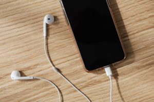 tips to clean a clear phone case