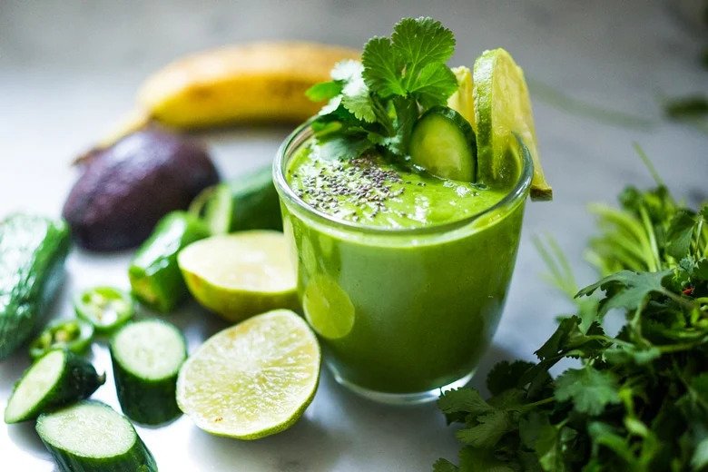 green smoothie is one of the best detox cleanse foods