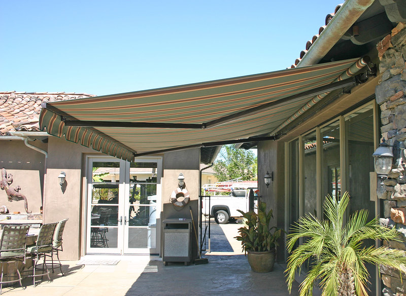 retractable patio awning