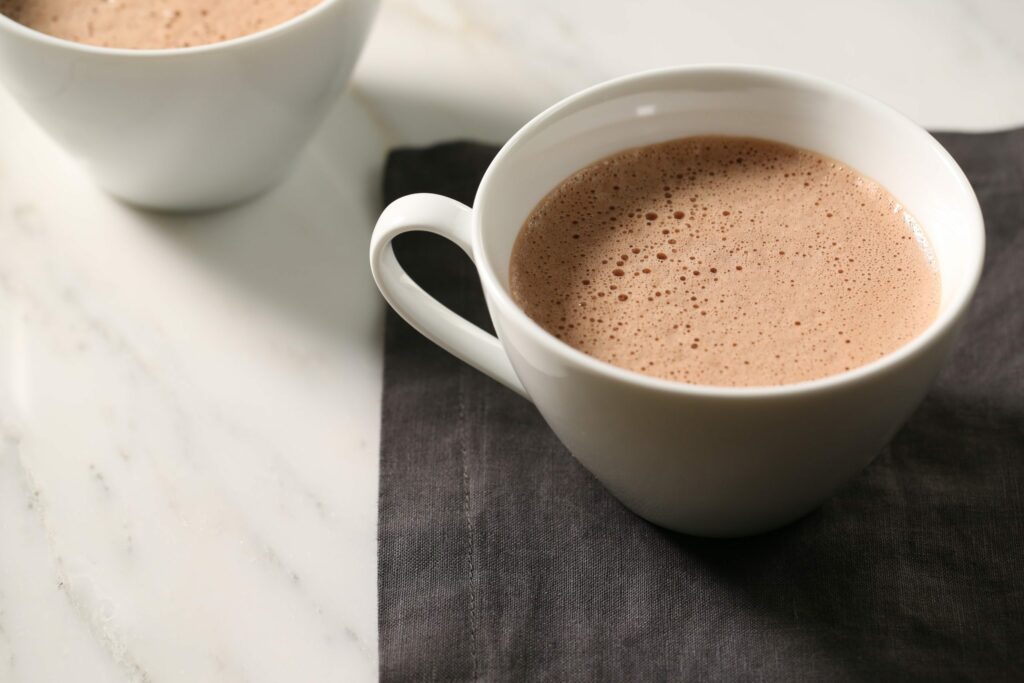 How to heat milk for hot chocolate
