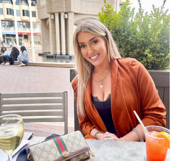 Lunden Roberts Smiling 