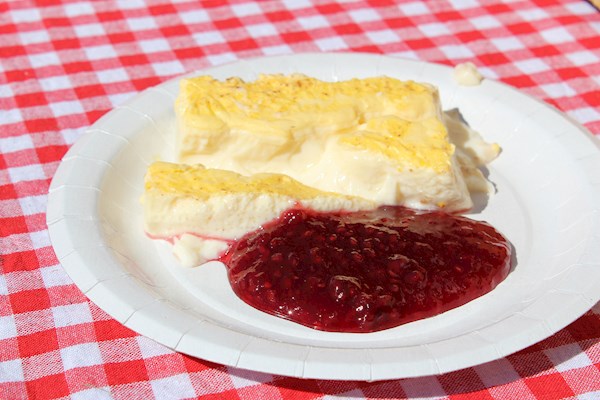Uunijuusto is a sweet food that starts from the letter U