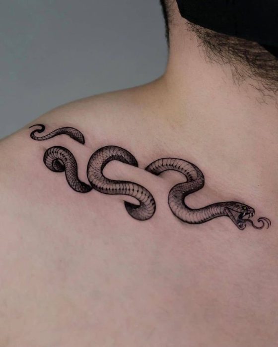 20+ SNAKE COLLARBONE TATTOO IDEAS THAT WILL BLOW YOUR MIND