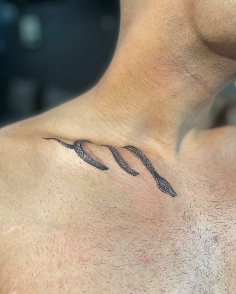 20+ SNAKE COLLARBONE TATTOO IDEAS THAT WILL BLOW YOUR MIND