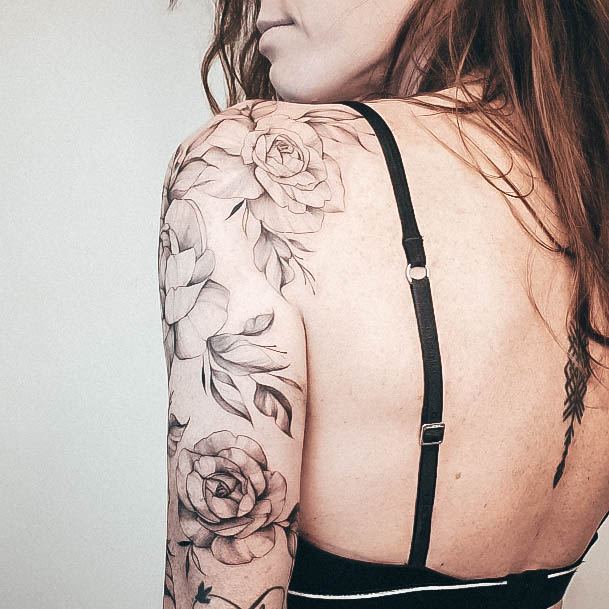 30+ FEMALE FLOWER SLEEVE TATTOO IDEAS THAT WILL BLOW YOUR MIND