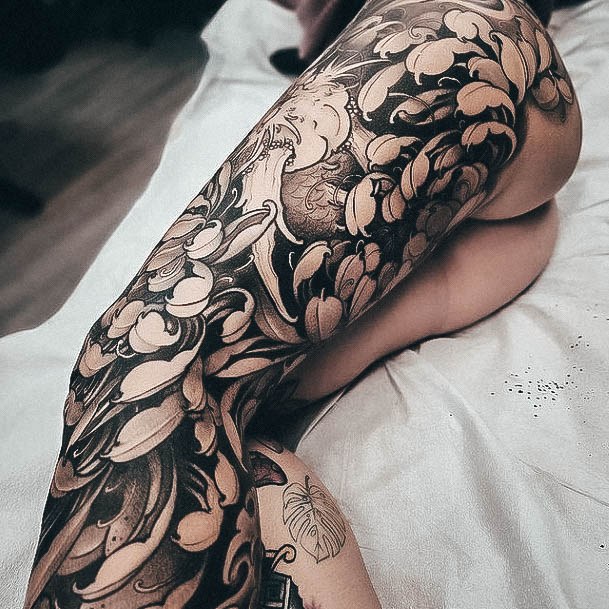 30+ FEMALE FLOWER SLEEVE TATTOO IDEAS THAT WILL BLOW YOUR MIND