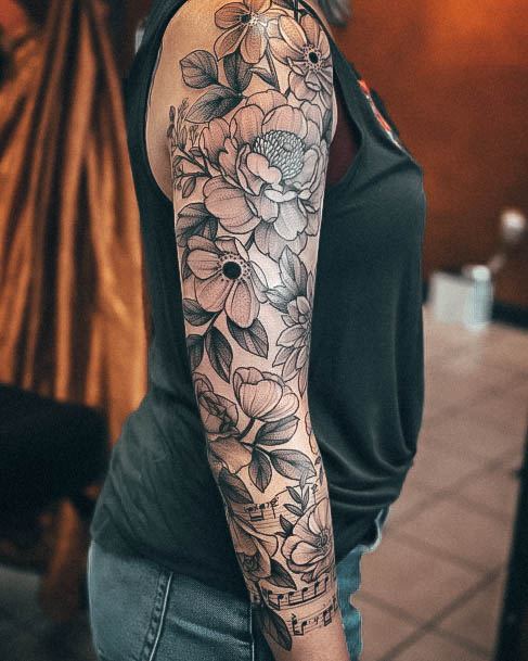 30+ FEMALE FLOWER SLEEVE TATTOO IDEAS THAT WILL BLOW YOUR MIND