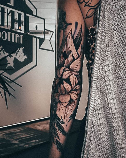 30+ FEMALE FLOWER SLEEVE TATTOO IDEAS THAT WILL BLOW YOUR MIND