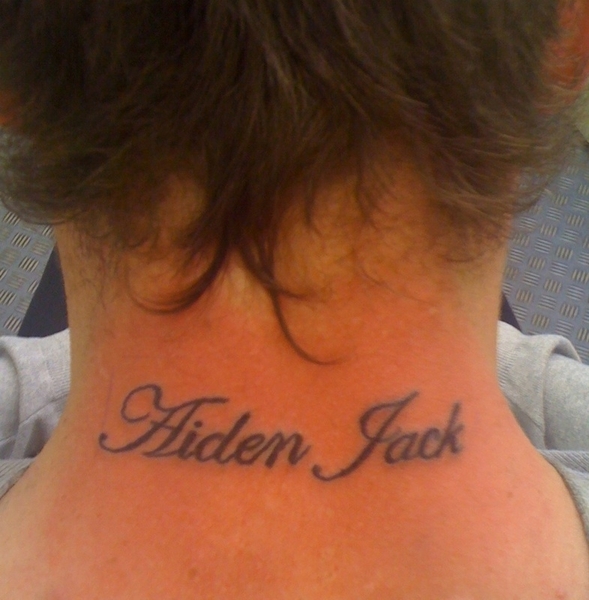 50+ NAME TATTOO ON NECK IDEAS THAT WILL BLOW YOUR MIND