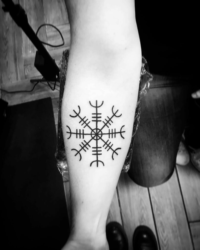 70+ FEMALE STRENGTH SYMBOL TATTOO DESIGNS THAT WILL BLOW YOUR MIND