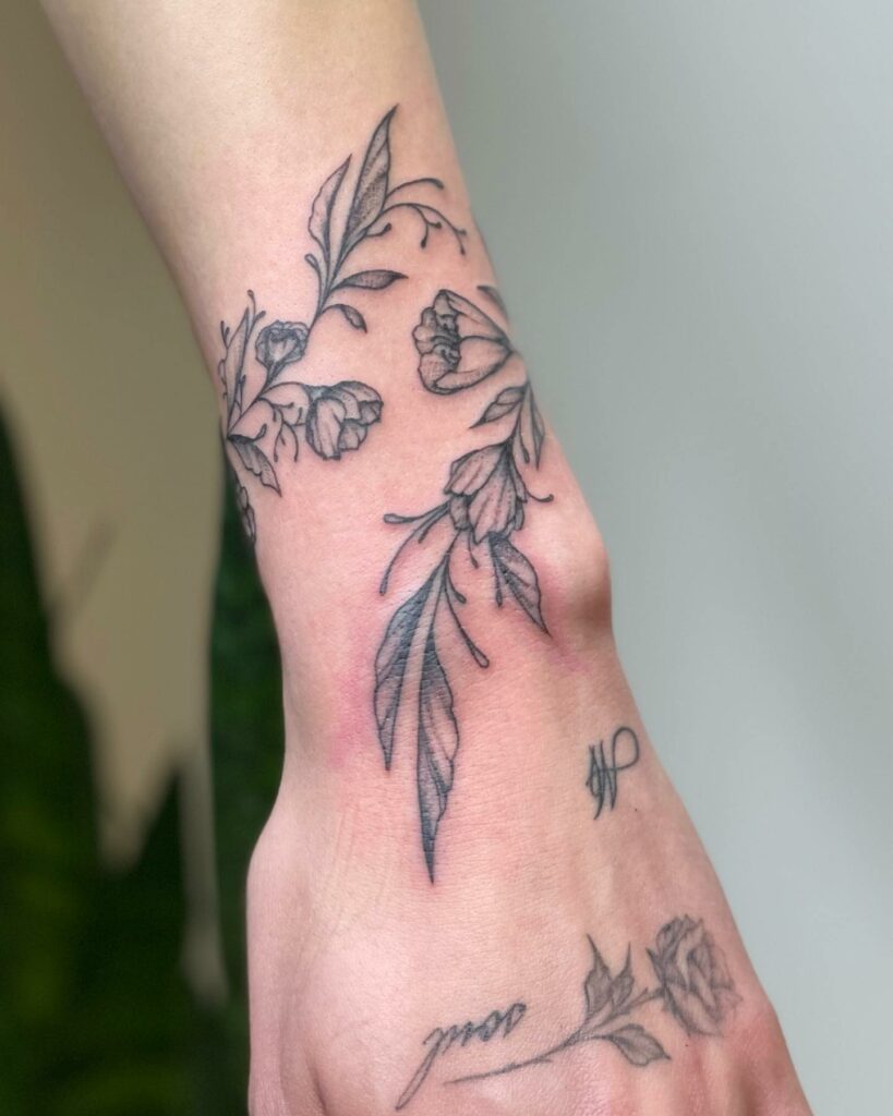 70+VINE FLOWER TATTOO IDEAS THAT WILL BLOW YOUR MIND