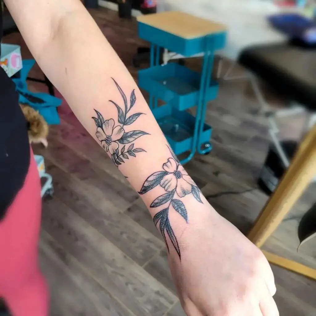 70+VINE FLOWER TATTOO IDEAS THAT WILL BLOW YOUR MIND