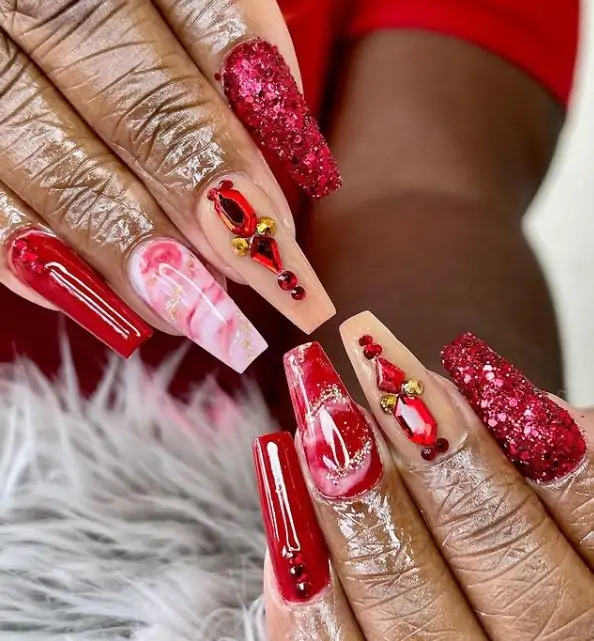 Shiny Marble-Look Nails 