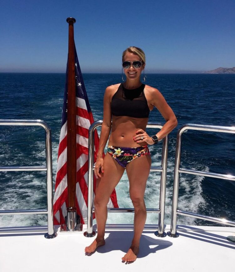 Hot Lainey Wilson Bikini Photos fixthelife