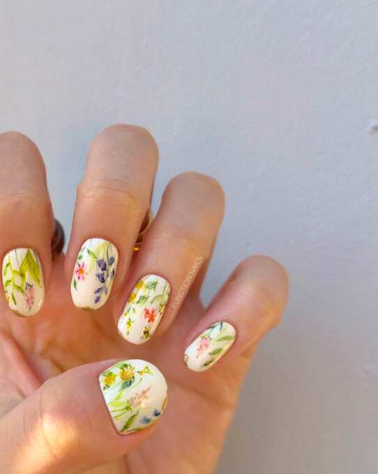 70+ Summer Flower Nails Designs and Simple Nails Designs