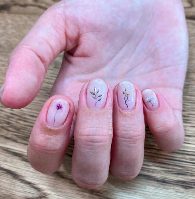 70+ Summer Flower Nails Designs and Simple Nails Designs