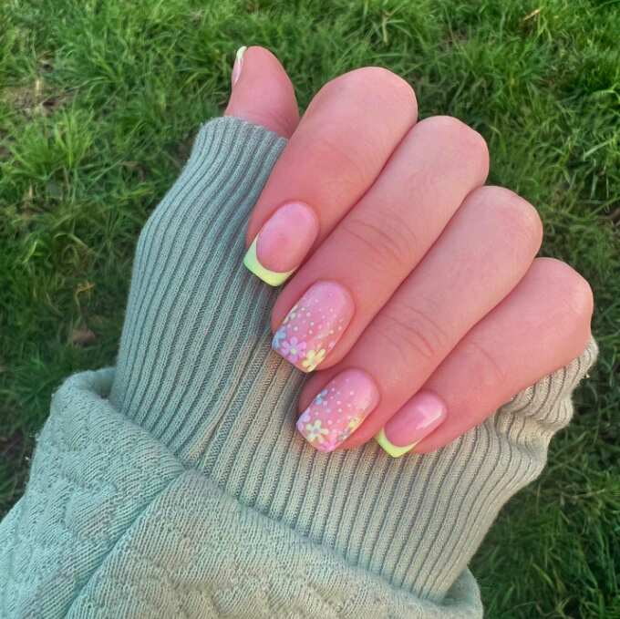 70+ Summer Flower Nails Designs and Simple Nails Designs