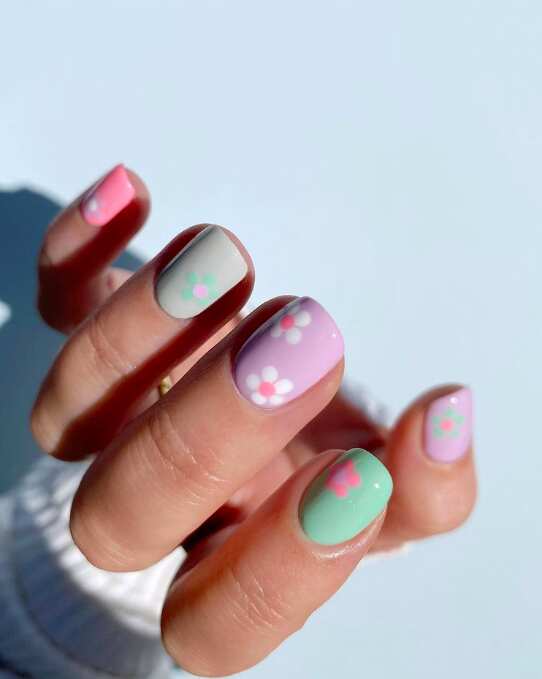 70+ Summer Flower Nails Designs and Simple Nails Designs