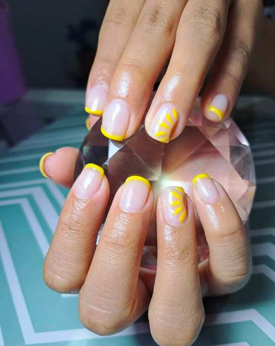 70+ Summer Flower Nails Designs and Simple Nails Designs